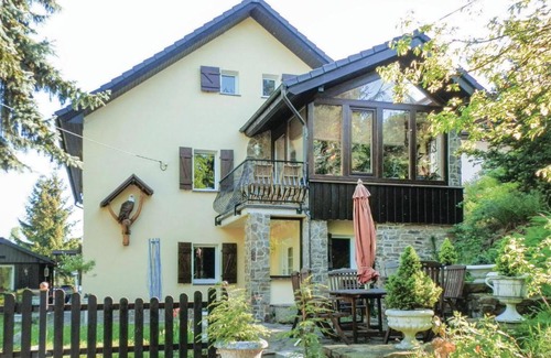 Halsbach Apartment | Pet Friendly Apartment In Freiberg