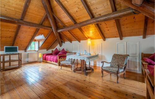 Loco Apartment | Pet Friendly Apartment