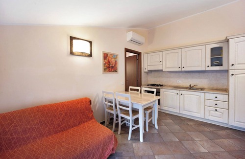 San Bartolomeo Apartment | Pet Friendly Apartment 'Messalina Agriturismo La Scuderia' with Wi-Fi