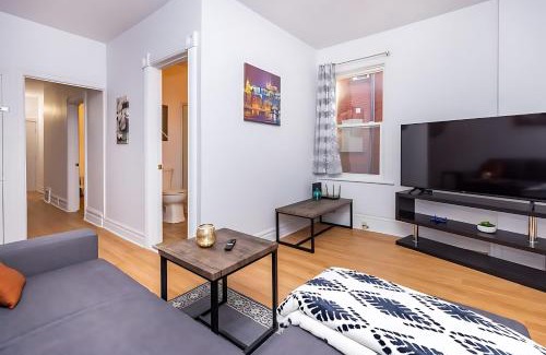 Sandy Hill Apartment | Pet-friendly Apartment - Steps to Rideau Centre