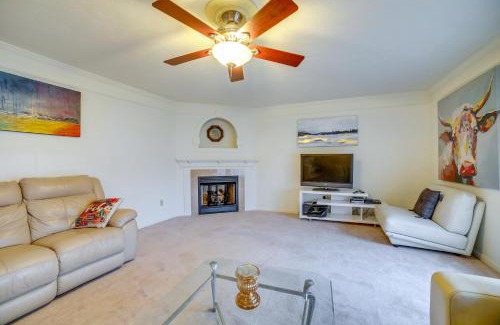 New Kensington House | Pet-Friendly Apollo Home with Furnished Deck!