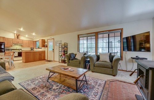 Paradise Estates House | Pet-Friendly Ashford Rainier Home: Hot Tub, Kayaks