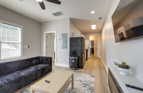 College Park Apartment | Pet-Friendly ATL Hub - 9 Mi to Downtown