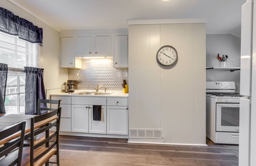Auburn Apartment | Pet-Friendly Auburn Apartment w/Balcony!