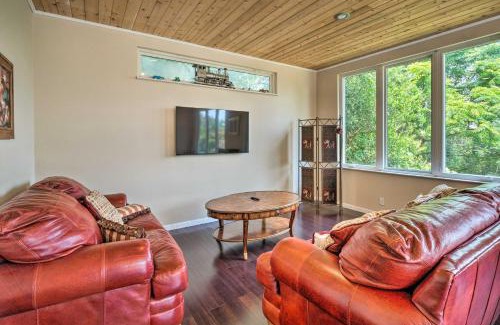 Apache Shores House | Pet-Friendly Austin Home with Deck, Yard, and Views!