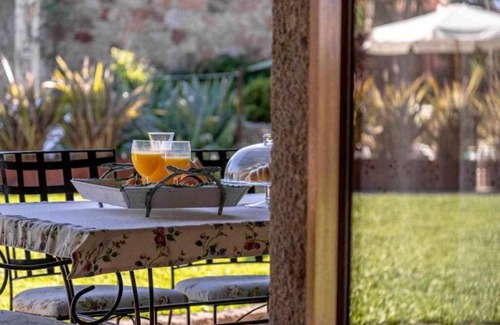 Amares House | Pet Friendly Barbecue Pool MyStay