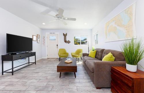 Carlsbad House | Pet Friendly Beach Bungalow, Close to Beach