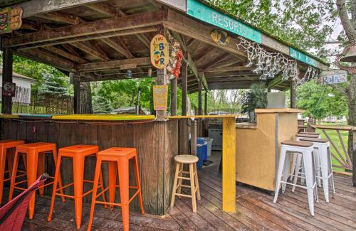 Dent House | Pet-Friendly Beachfront Dent Cabin with Grill!