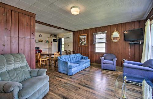 Dent House | Pet-Friendly Beachfront Dent Cabin with Grill!