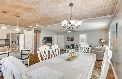 Morehead City House | Pet-Friendly Beaufort Home w/Private Yard