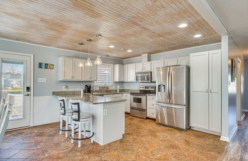 Morehead City House | Pet-Friendly Beaufort Home w/Private Yard