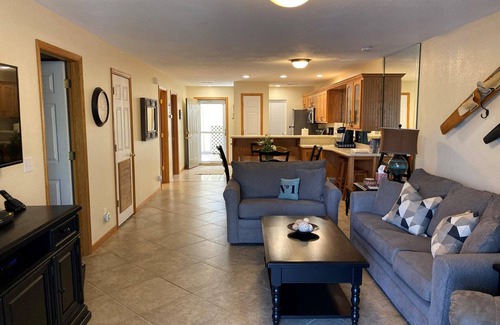 Hollister Condo | Pet-Friendly Beautiful Condo At Lakeside On Table Rock Lake
