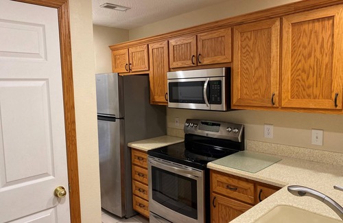Hollister Condo | Pet-Friendly Beautiful Condo At Lakeside On Table Rock Lake