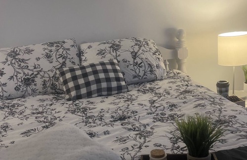 Colbert House | (pet friendly) Beautiful View