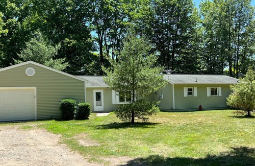 Thompsonville Cabin | Pet-Friendly, Betsie River Retreat - Sleeps 10 - Ski, Fish, and More!