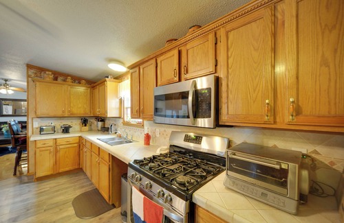 Blanco House | Pet-Friendly Blanco Home w/Private Deck!