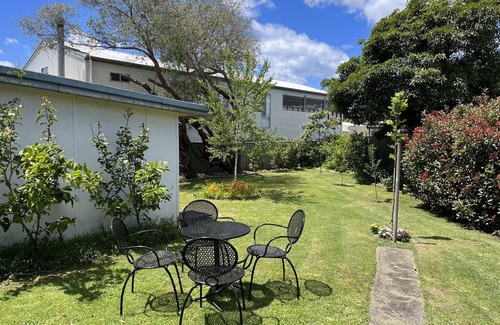 Greenwell Point Cottage | Pet Friendly - Boat Welcome - Family Getaway