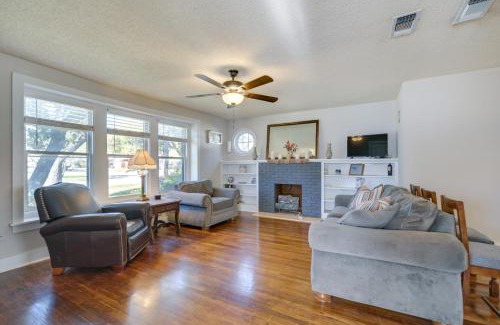 Brady House | Pet-Friendly Brady Vacation Home Near Wineries!