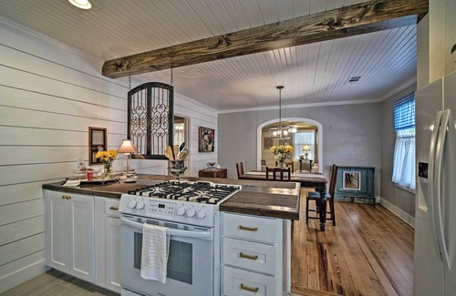 Brenham Cottage | Pet-Friendly Brenham Cottage w/Yard!