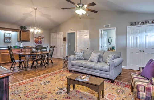 Brownsville Apartment | Pet-Friendly Brownsville Retreat w/Porch!