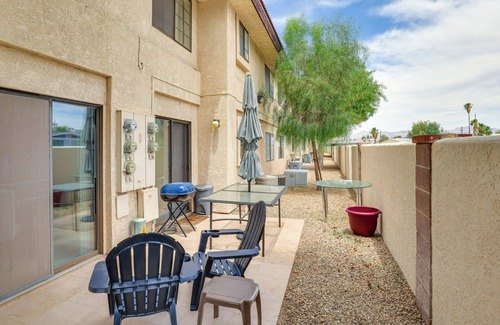 Bullhead City Condo | Pet-Friendly Bullhead City Condo w/Pool Access!