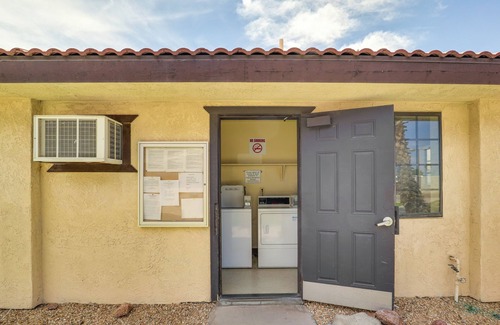 Bullhead City Condo | Pet-Friendly Bullhead City Condo w/Pool Access!
