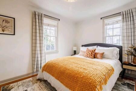 Old Fourth Ward House | Pet Friendly Bungalow Steps to Inman Park