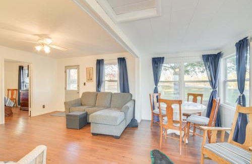 Dent House | Pet-Friendly Cabin on Star Lake Fire Pit and Grill!