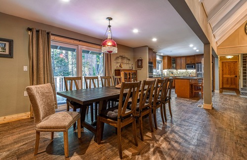 Camp Connell Cabin | PET FRIENDLY CABIN IN CAMP CONNELL, IMPRESSIVE GAME ROOM AND MORE!