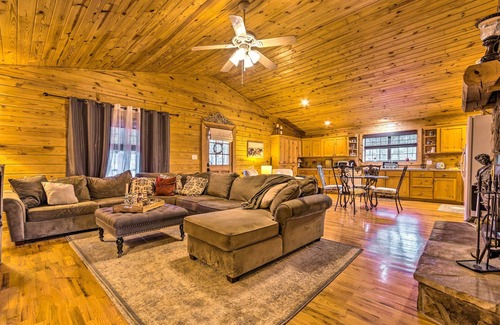 Cabot Cottage | Pet-friendly Cabot Cabin w/Fenced Yard!
