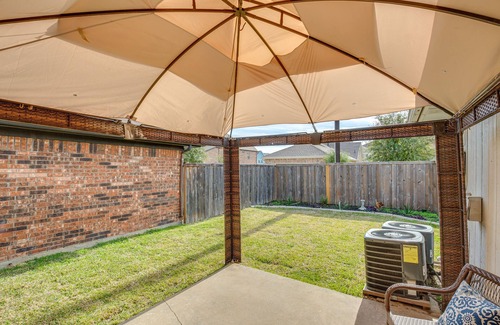 North Central Carrollton House | Pet-Friendly Carrollton Home w/Fenced Backyard!