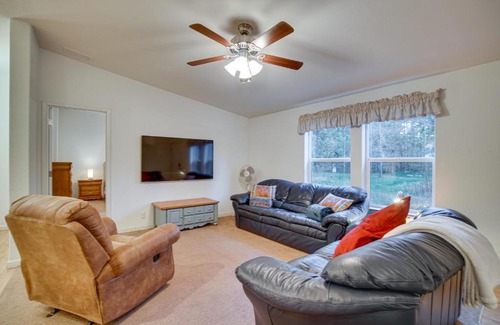 Cascade House | Pet-Friendly Cascade Vacation Rental with Fire Pit!