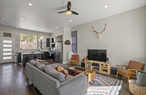 Durango - Purgatory House | Pet Friendly, Central A/C, 5 Minutes to Downtown!