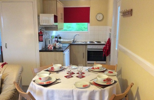 Kilkhampton Ski Chalet | Pet Friendly Chalet.4The Hillside Penstowe Park