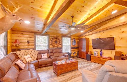 Lupton City House | Pet-Friendly Chattanooga Cabin with Hot Tub and Kayaks