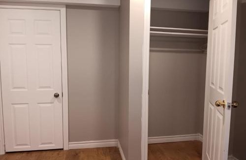 Rosemount House | Pet Friendly Cheap Kitchener-WLU Airport Stay Best Location