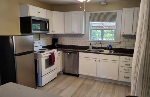 Temple House | Pet friendly! Close to Temple hospitals.
