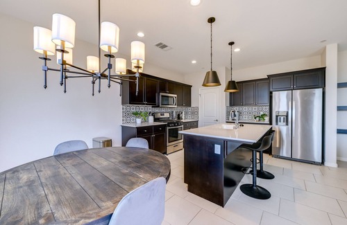 Clovis House | Pet-Friendly Clovis Home - Near Mall & Waterpark!