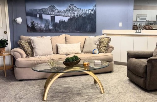 Kimberling City Condo | Pet-Friendly Cozy Lake Getaway – Relaxing 2BR Retreat Near Branson Fun