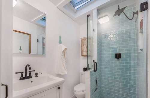 Laguna House | Pet-Friendly Coastal Hideaway| Steps from State St