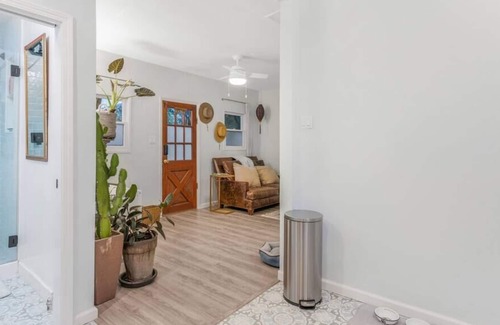 Laguna House | Pet-Friendly Coastal Hideaway| Steps from State St