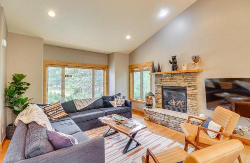 Columbia Falls House | Pet-Friendly Columbia Falls Home with Gas Grill!