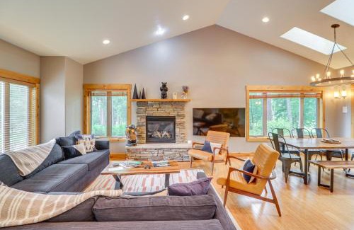 Columbia Falls House | Pet-Friendly Columbia Falls Home with Gas Grill!
