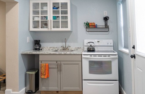 DeLand Apartment | Pet Friendly Comfortable Apartment in Historic Deland