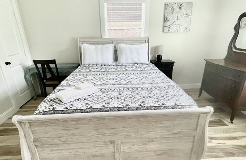 Port Neches House | Pet Friendly, Comfy Home W/ Large Yard, Cute Patio + Washer & Dryer. 2 bd 2 bath