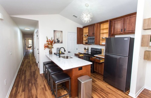 Southeast Pensacola House | Pet-Friendly, Contemporary Home ✨5 min to Downtown✨