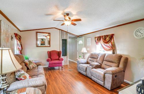 Corbin House | Pet-Friendly Corbin Vacation Rental about 4 Mi to Town