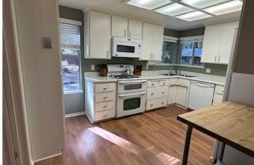 Nevada City House | Pet-friendly cottage mins from Nevada City - Fiber Internet, fireplace & pit