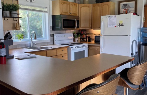 North Grenville Cottage | Pet friendly Cottage on World Heritage Rideau River