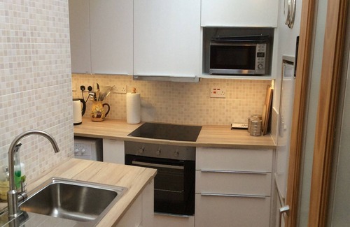 Johnshaven Cottage | Pet Friendly Cottage in Coastal Village